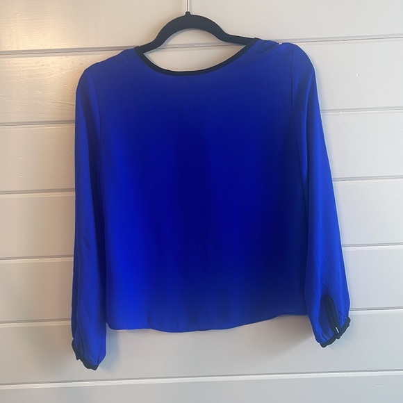 Women’s Banana Republic XS Petite Blue Blouse - Picture 3 of 3